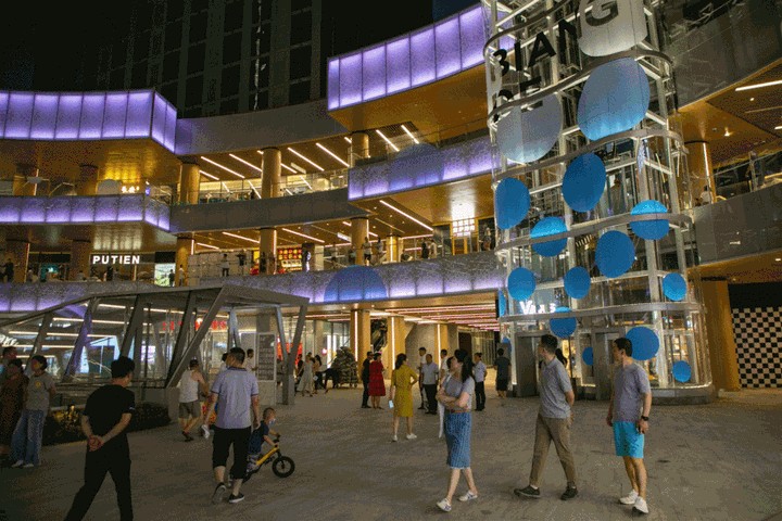 打卡曲江夜生活的新地標(biāo)，帶你涼爽的夏天